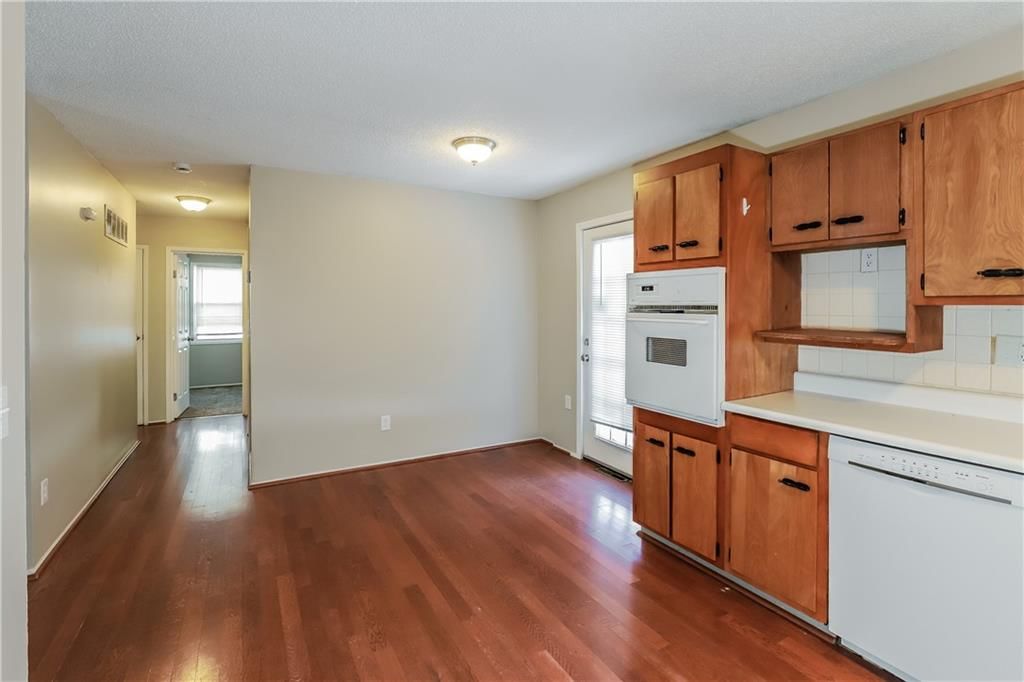 4837 N Wallace Avenue — photo 8