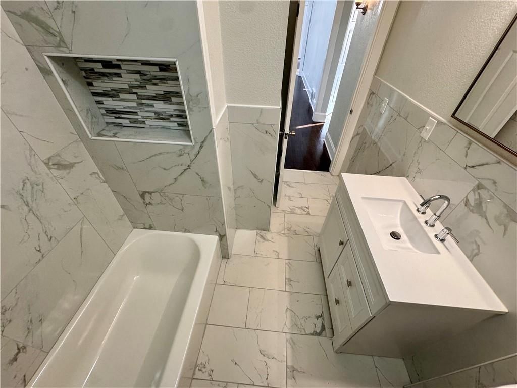 2740 Park Avenue — photo 15