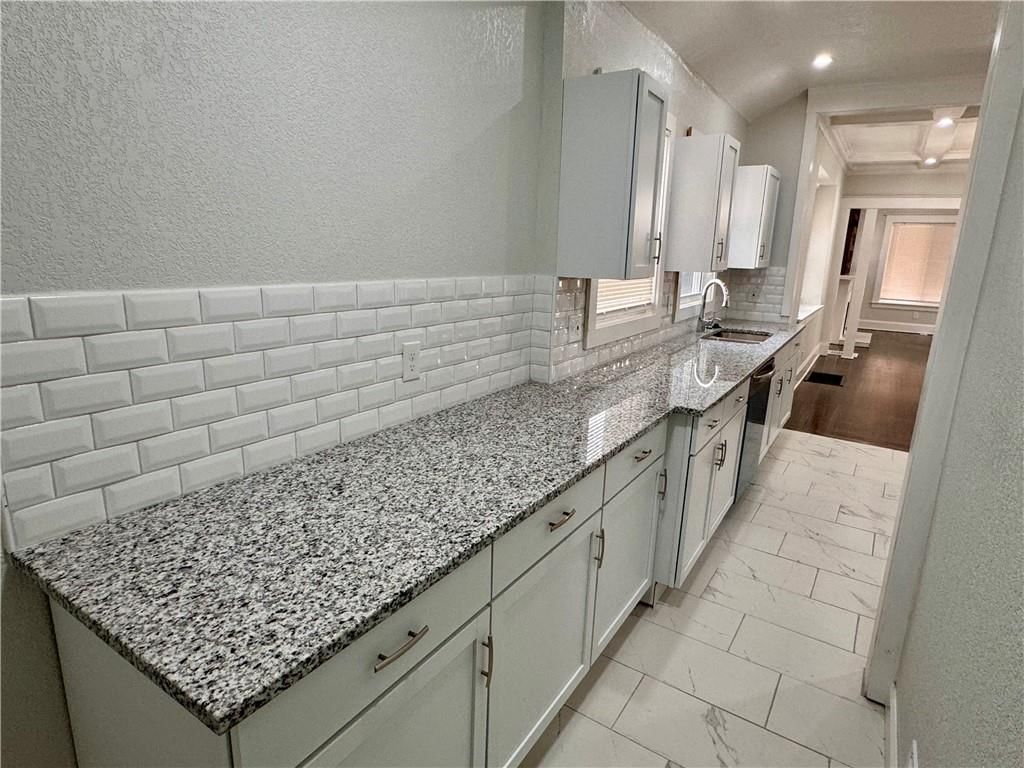 2740 Park Avenue — photo 16
