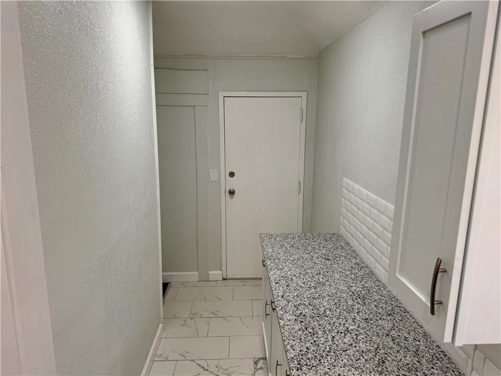 2740 Park Avenue — photo 17