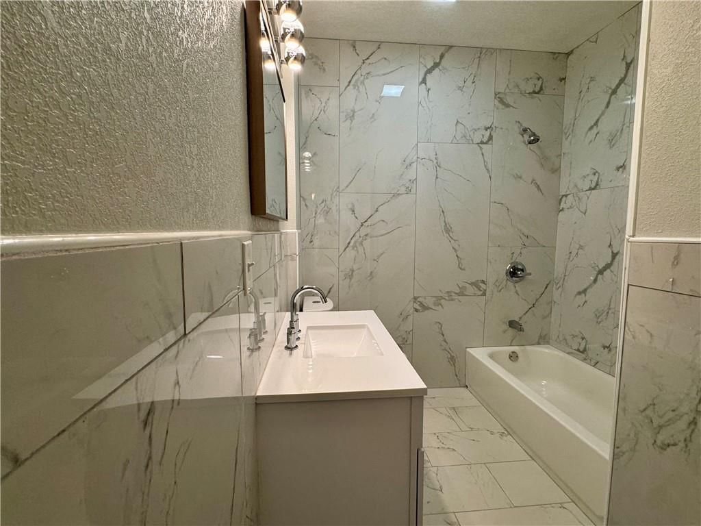 2740 Park Avenue — photo 19
