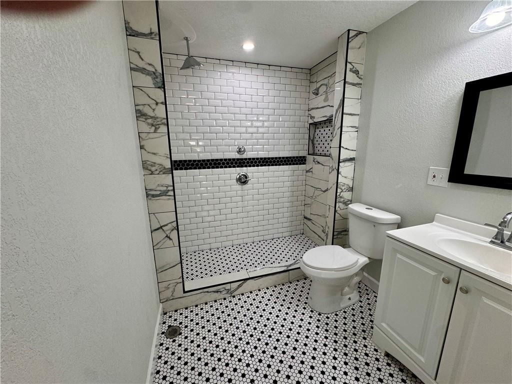 2740 Park Avenue — photo 31
