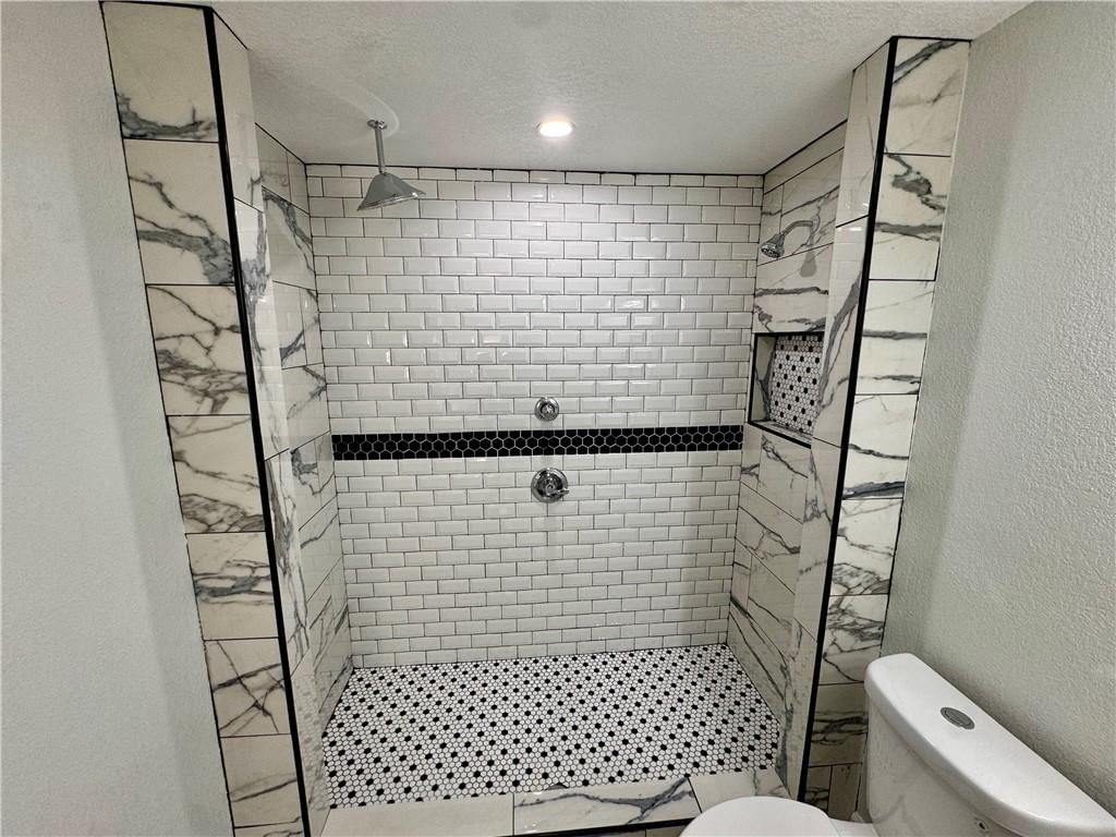 2740 Park Avenue — photo 33