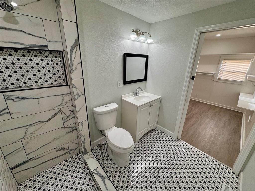 2740 Park Avenue — photo 34