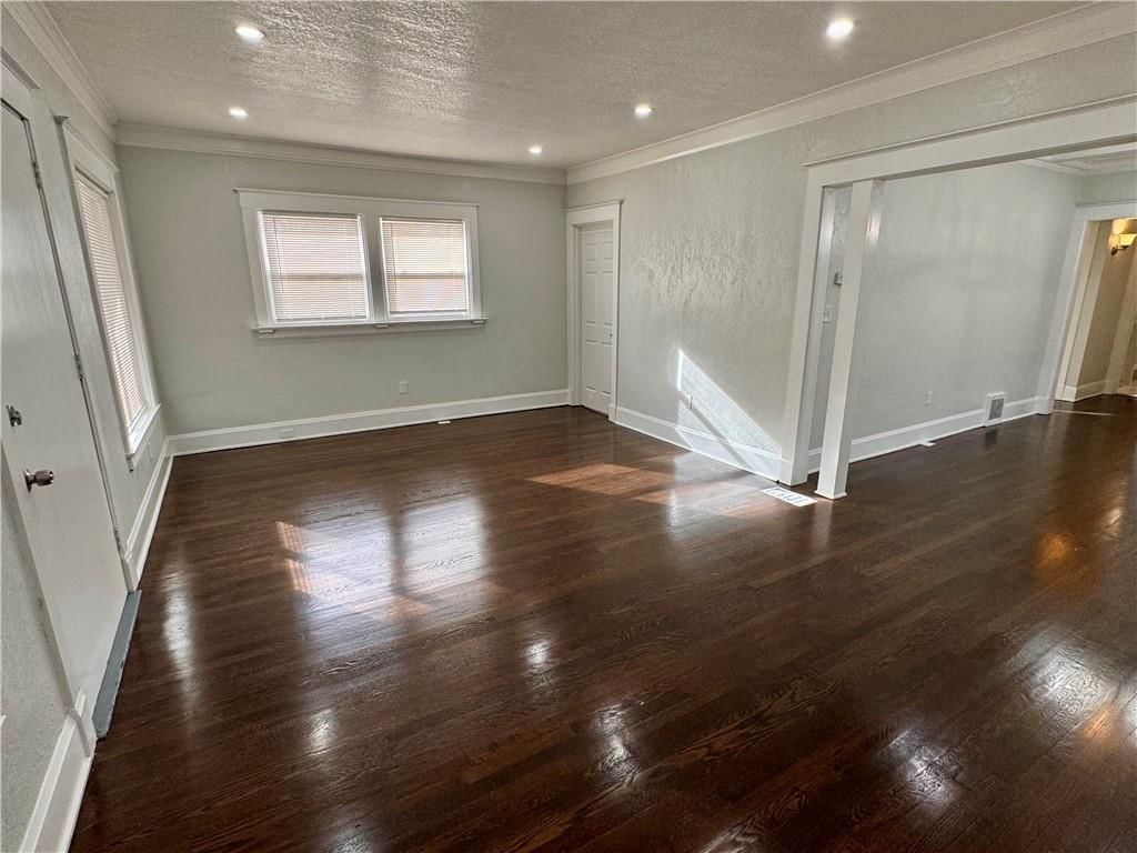 2740 Park Avenue — photo 8