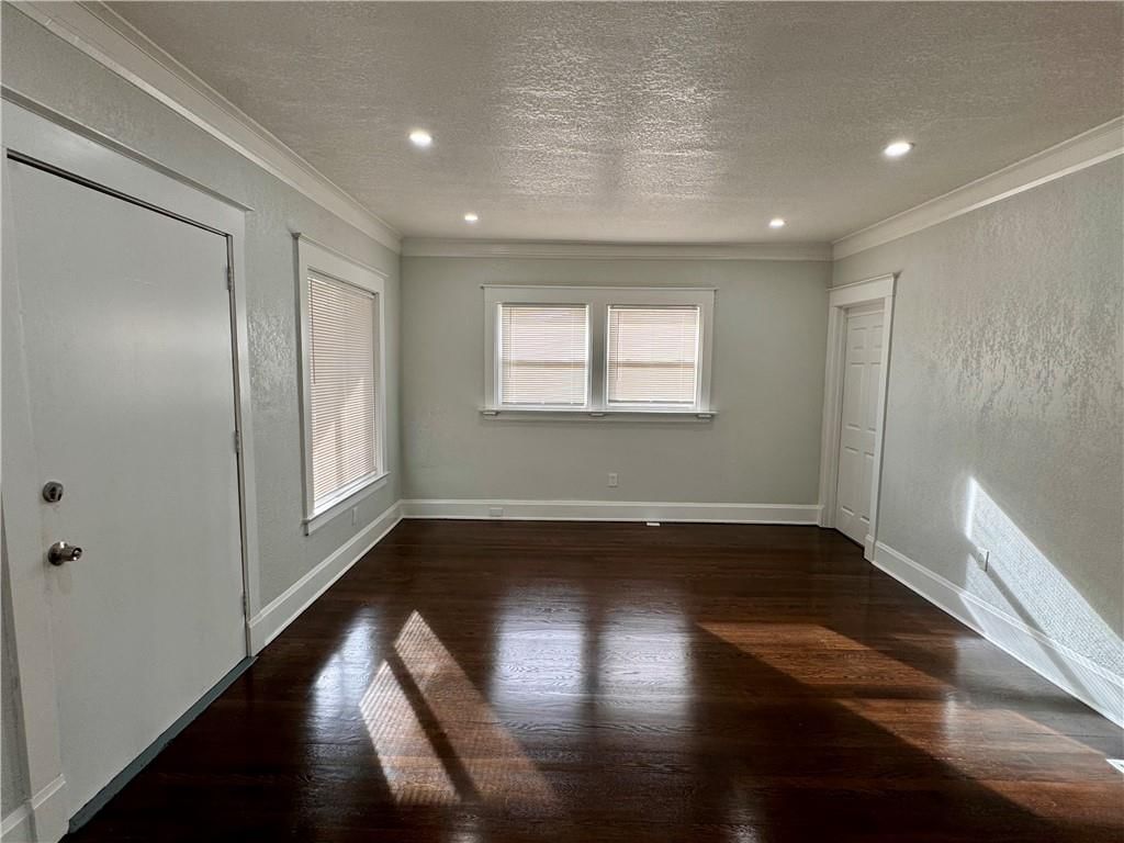 2740 Park Avenue — photo 9