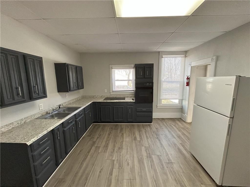 505 W Walnut Street — photo 2