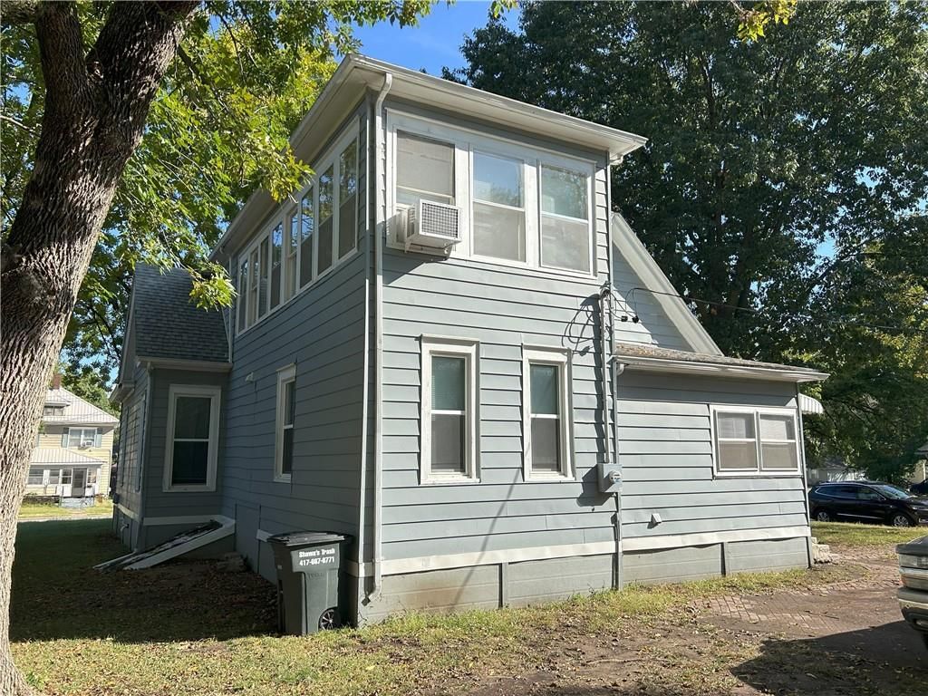 505 W Walnut Street — photo 30