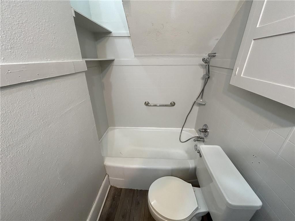 505 W Walnut Street — photo 31