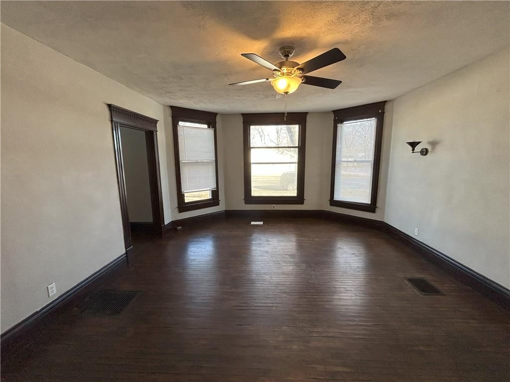 505 W Walnut Street — photo 9