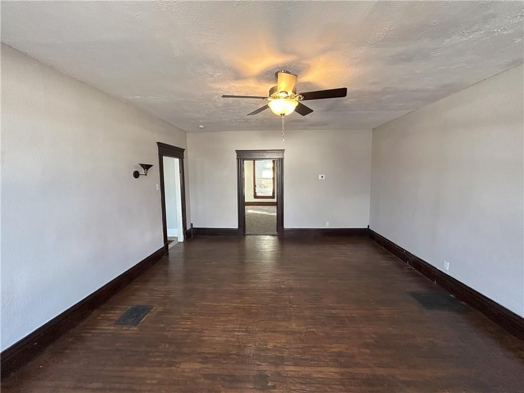 505 W Walnut Street — photo 10