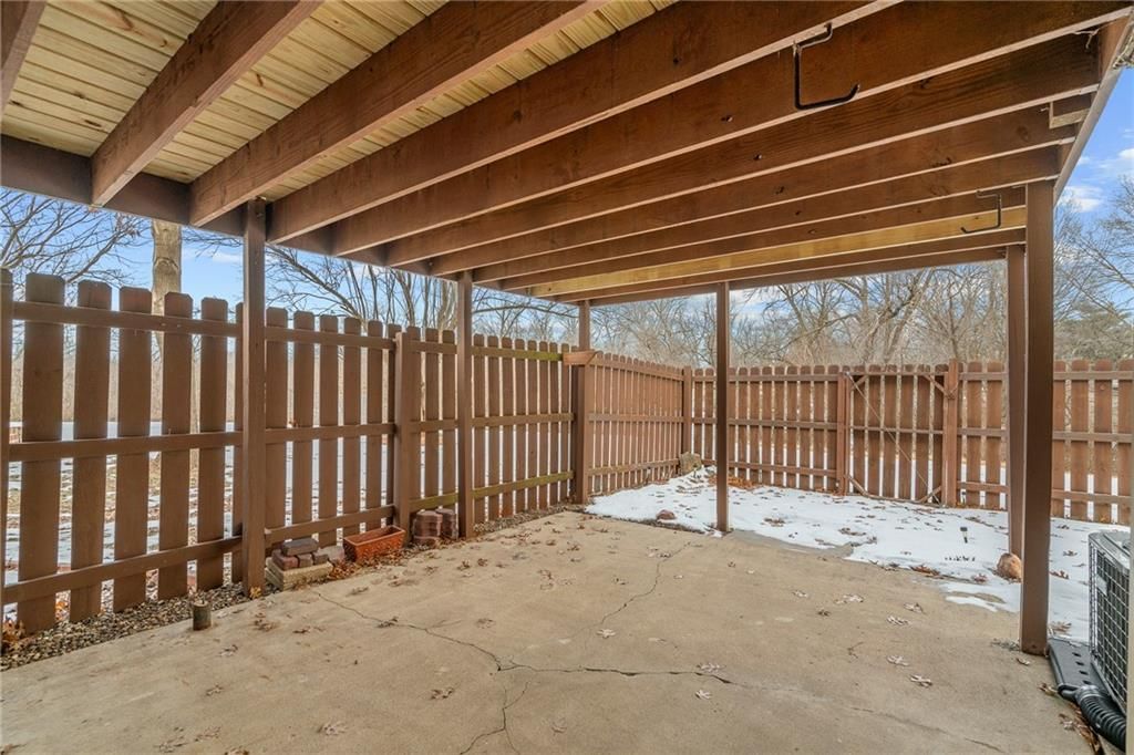 7167 NW CHAPEL WOODS Circle — photo 25