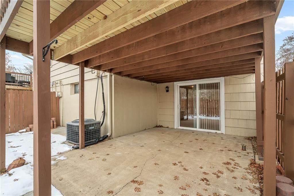 7167 NW CHAPEL WOODS Circle — photo 26