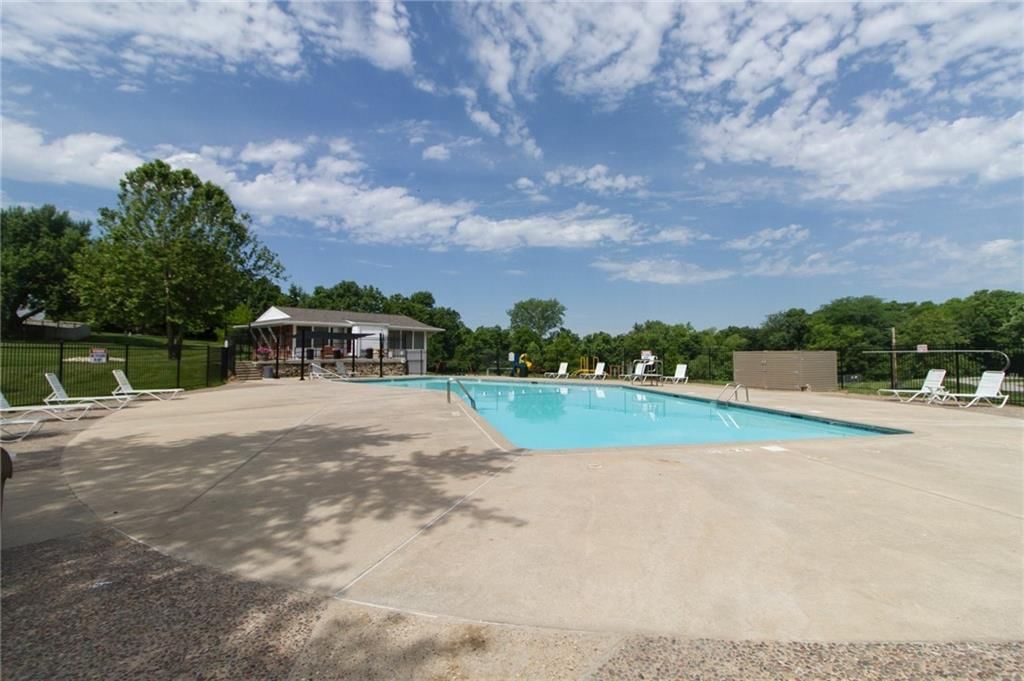 7167 NW CHAPEL WOODS Circle — photo 34