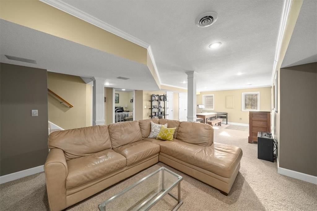 5302 Hallet Street — photo 22