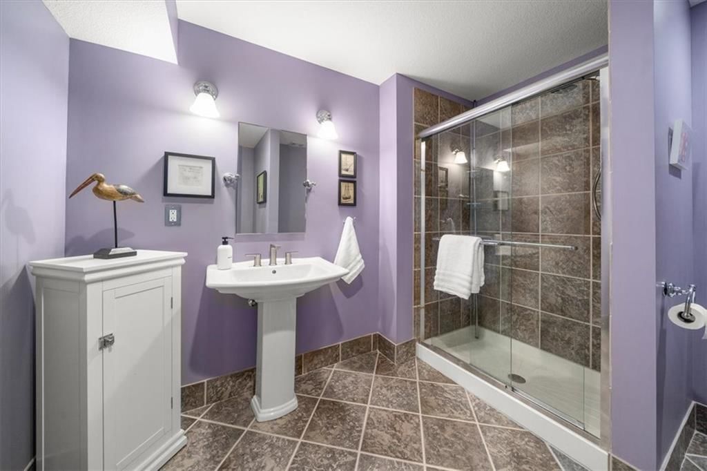 5302 Hallet Street — photo 24
