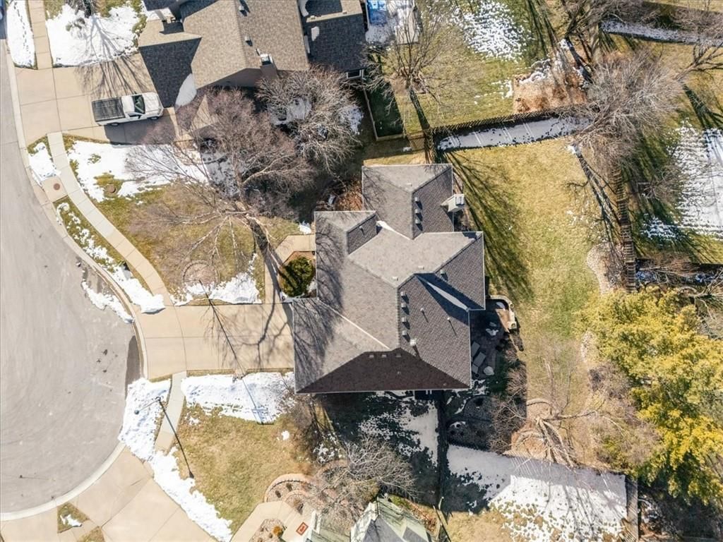 5302 Hallet Street — photo 29