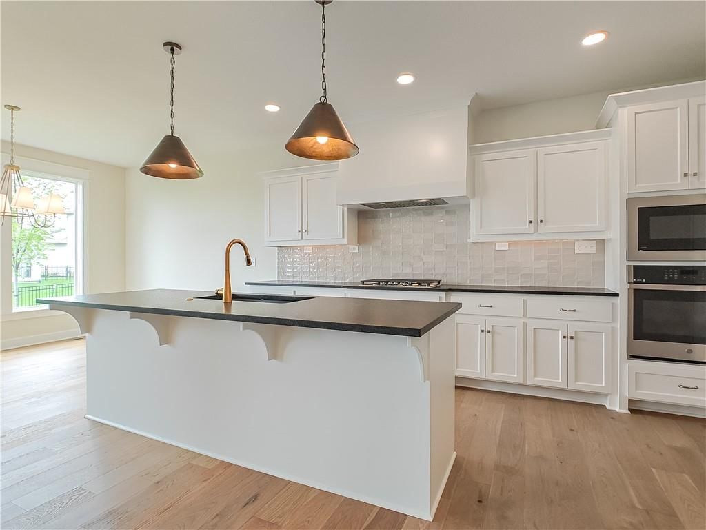 18336 Monrovia Street — photo 18