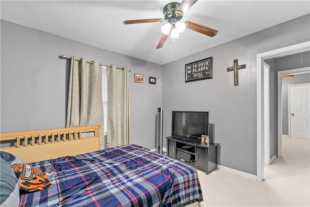 1015 E 7th Street — photo 17