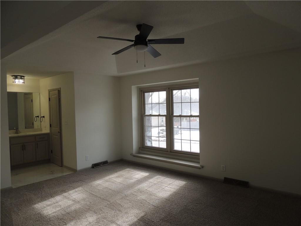 205 NE Hearnes Avenue — photo 12