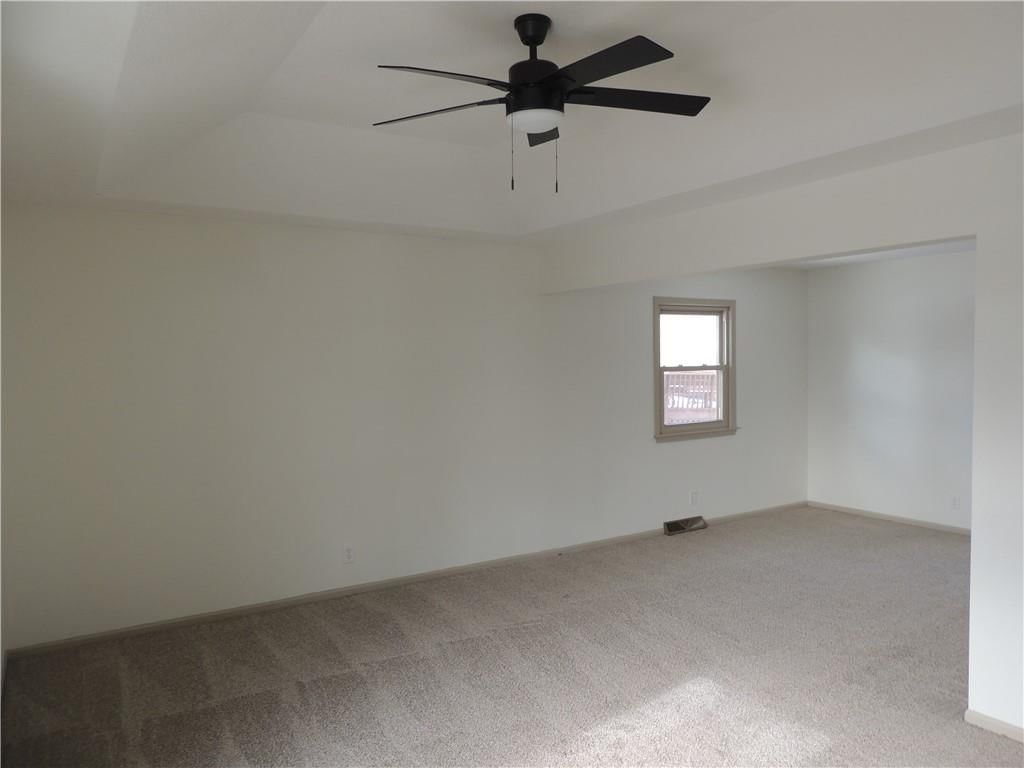 205 NE Hearnes Avenue — photo 14