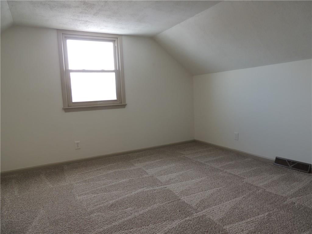 205 NE Hearnes Avenue — photo 16