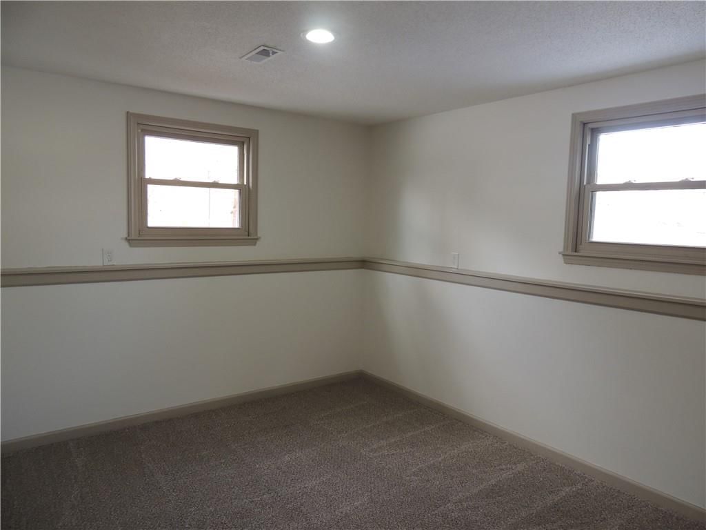 205 NE Hearnes Avenue — photo 21