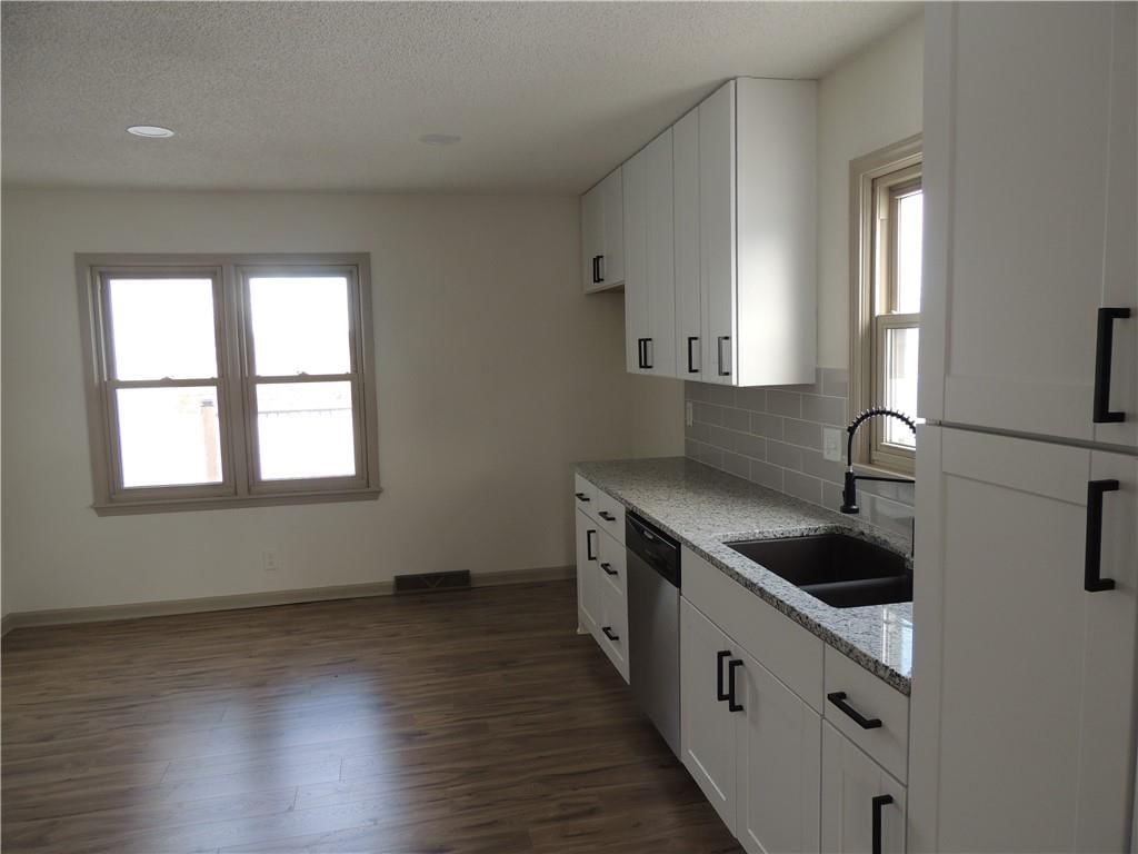 205 NE Hearnes Avenue — photo 25