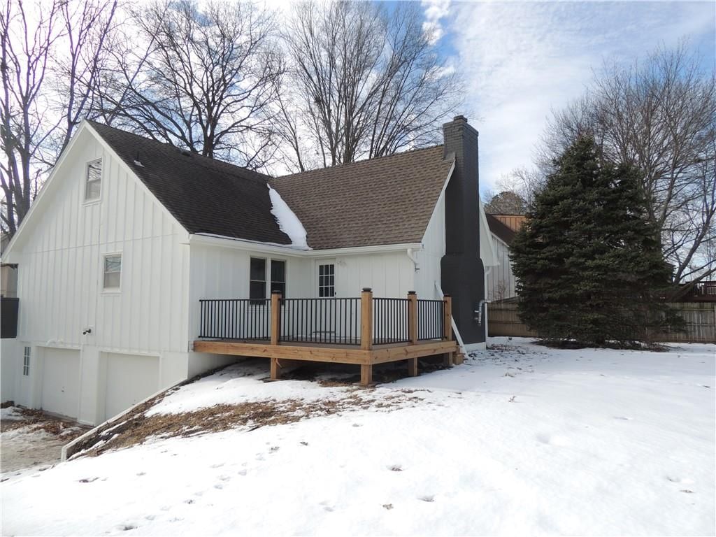 205 NE Hearnes Avenue — photo 27