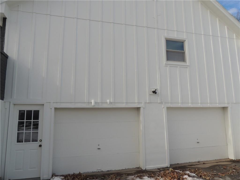 205 NE Hearnes Avenue — photo 32