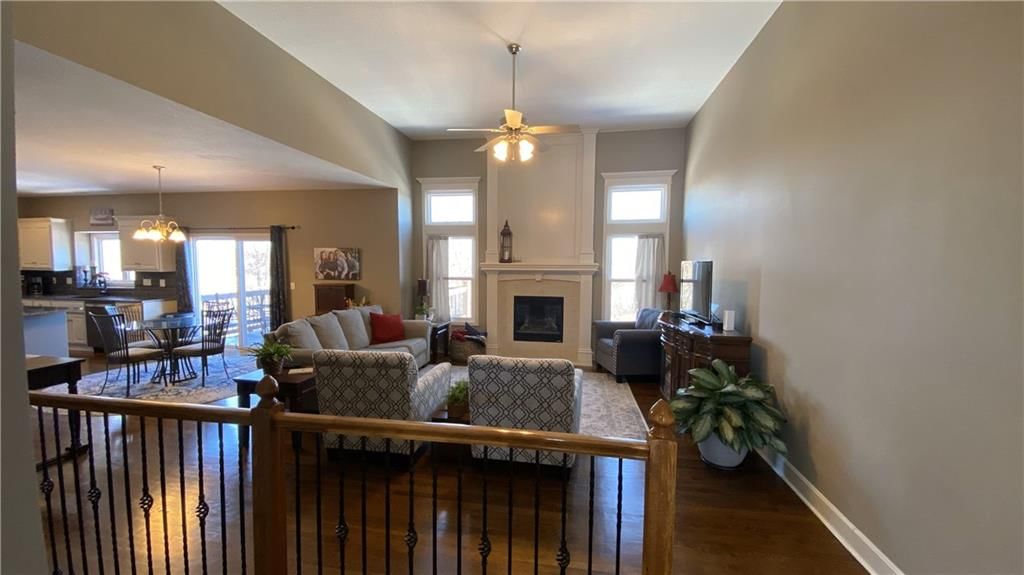 2637 SW Carlton Drive — photo 6