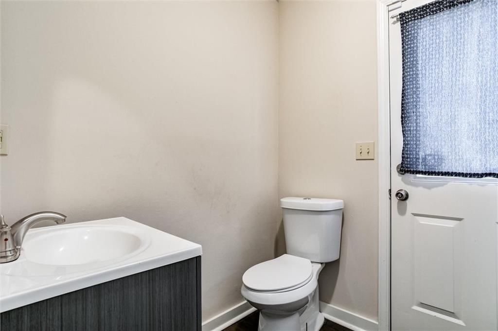410 NE Adams Drive — photo 14