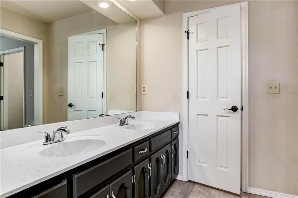410 NE Adams Drive — photo 18