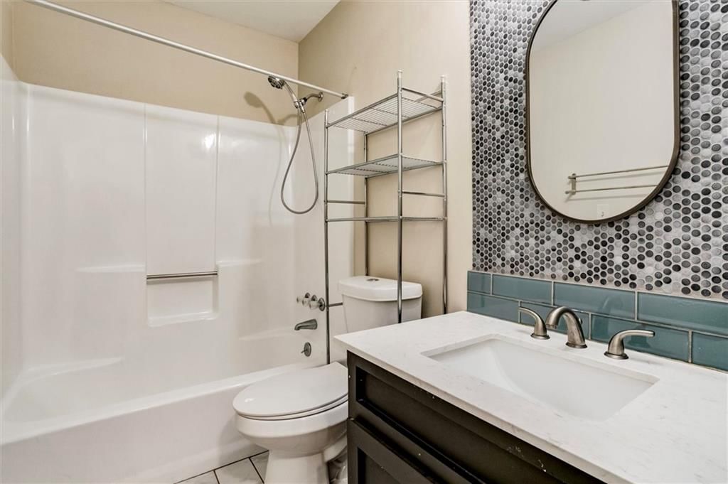 410 NE Adams Drive — photo 23