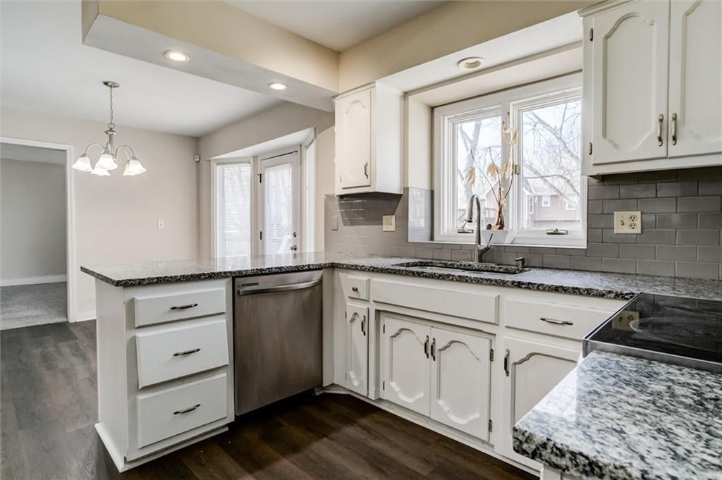 410 NE Adams Drive — photo 10