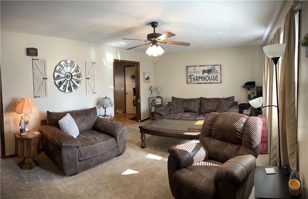304 W 16th Street — photo 13