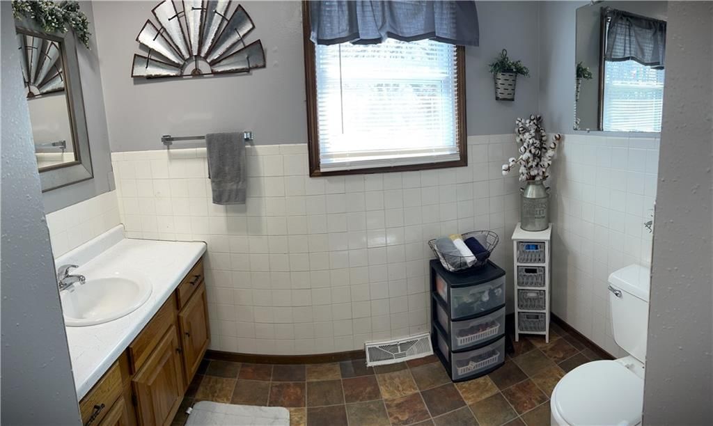 304 W 16th Street — photo 21