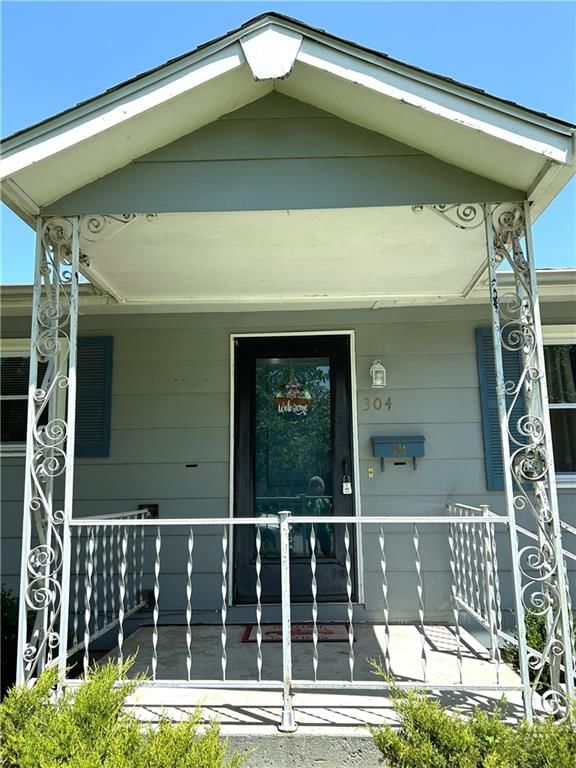 304 W 16th Street — photo 4