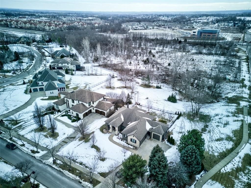 7901 N Shoal Creek Valley Drive — photo 32