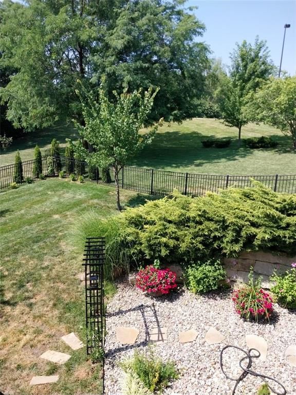 7901 N Shoal Creek Valley Drive — photo 38