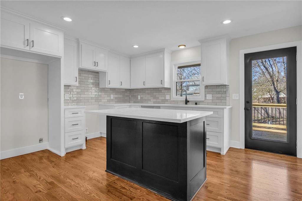 2904 N 154th Terrace — photo 9