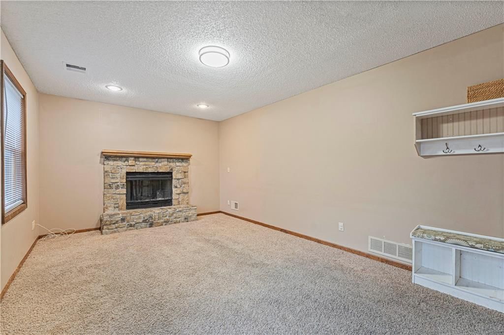 6824 WILLIS Drive — photo 12