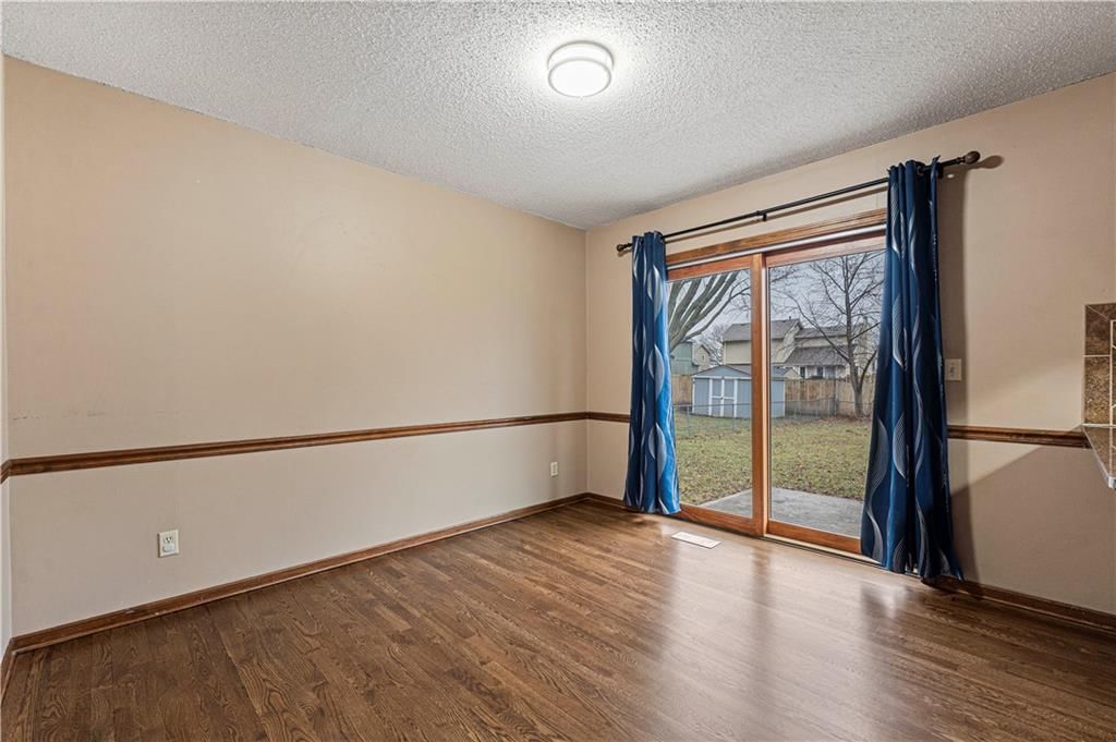 6824 WILLIS Drive — photo 9