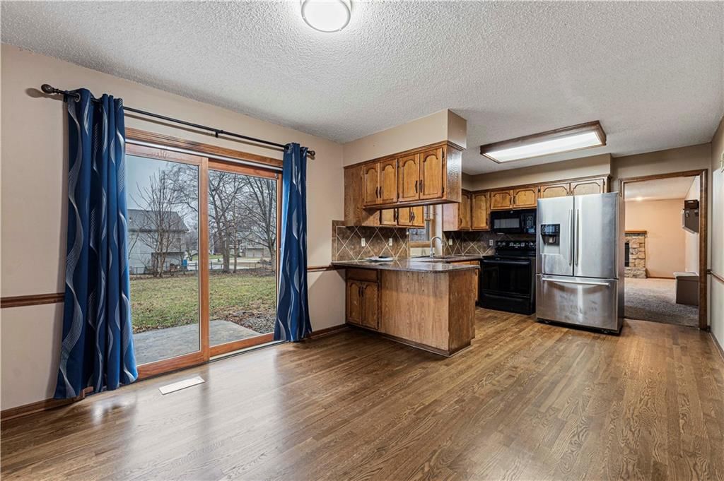 6824 WILLIS Drive — photo 10