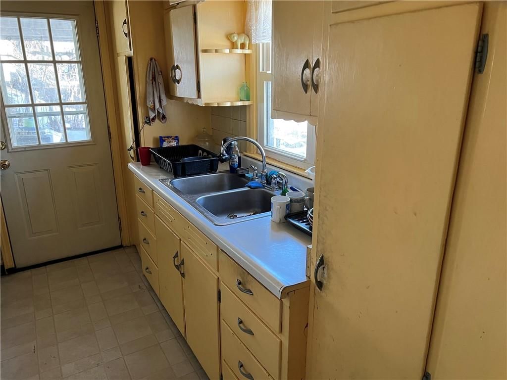 222 S Newton Street — photo 9