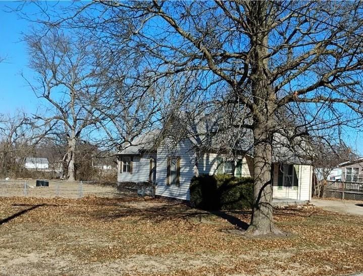 122 W Perry Street — photo 2