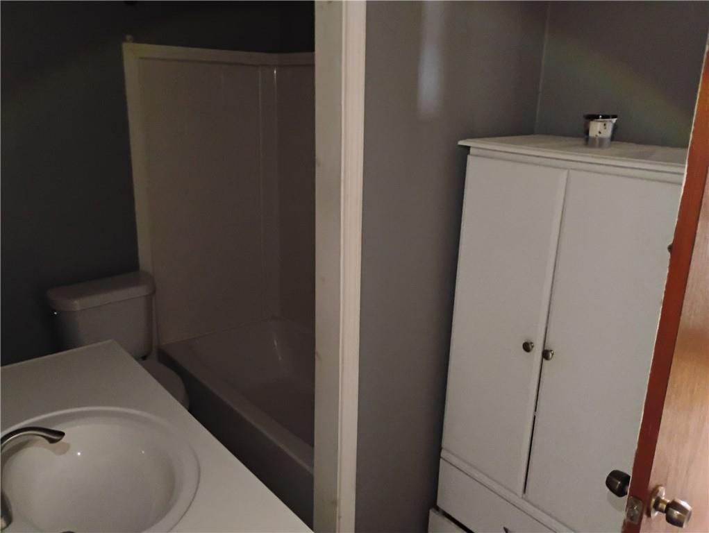 122 W Perry Street — photo 18