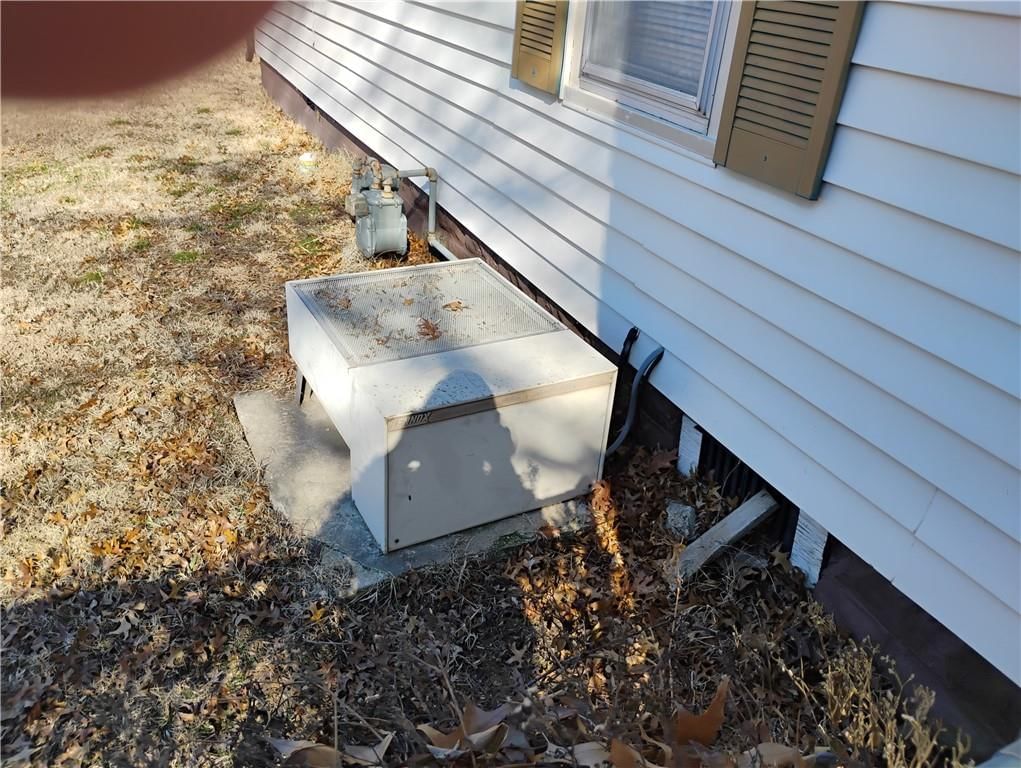 122 W Perry Street — photo 26
