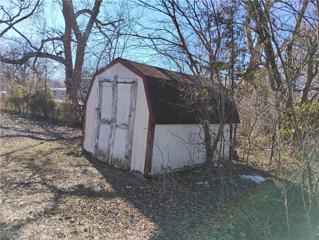 122 W Perry Street — photo 27