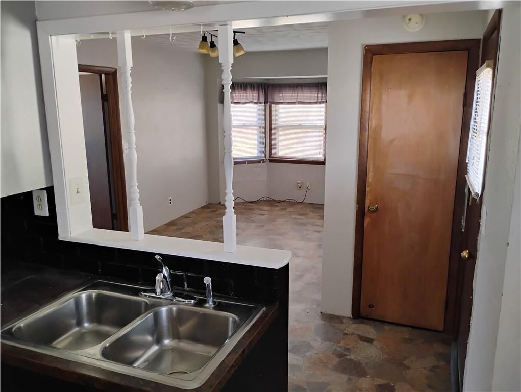 122 W Perry Street — photo 10